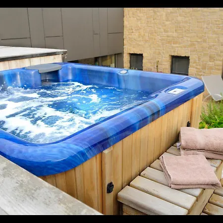 Sur Le Tige Oda ve Kahvaltı